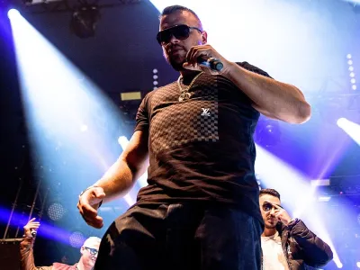 Jung, Brutal, Gutaussehend - Kollegah & Farid Bang